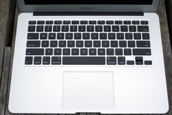 Laptop cũ MacBook Air 13 inch MD760_2