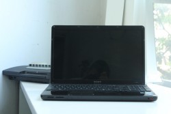 Laptop cũ Sony Vaio VPC-EB Black i5-540M 